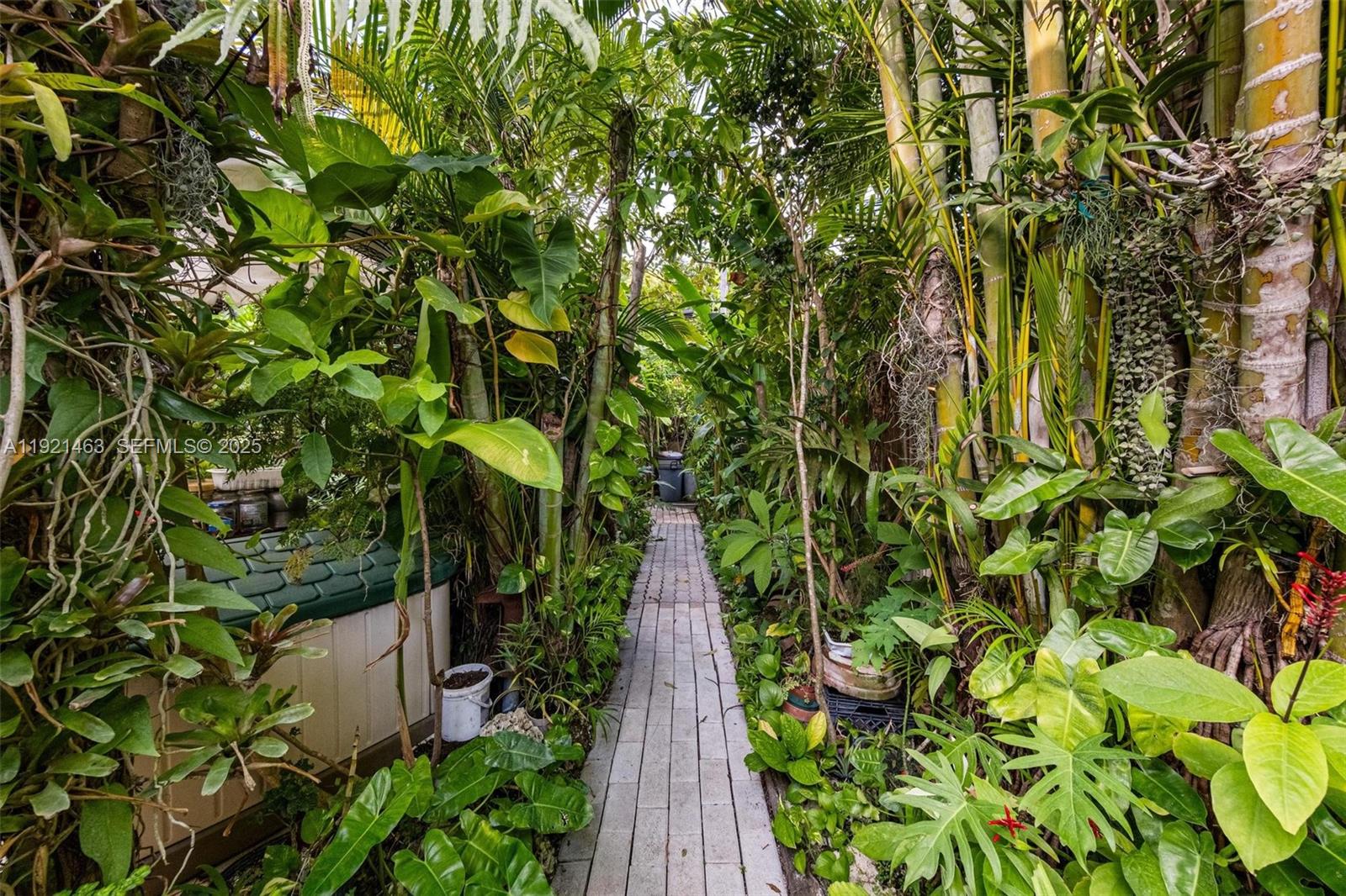 37 NE 44th St Miami, FL 33137