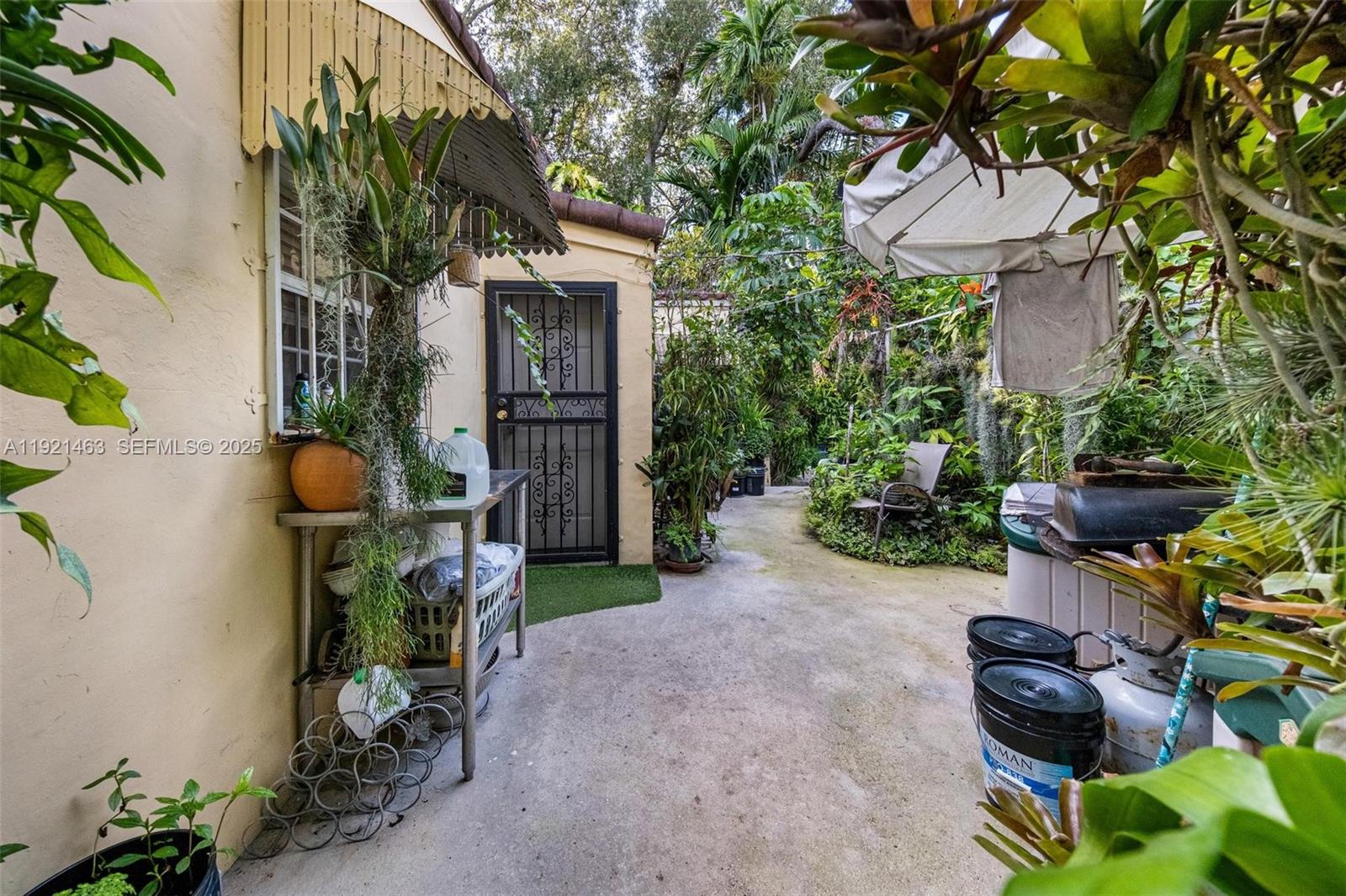 37 NE 44th St Miami, FL 33137