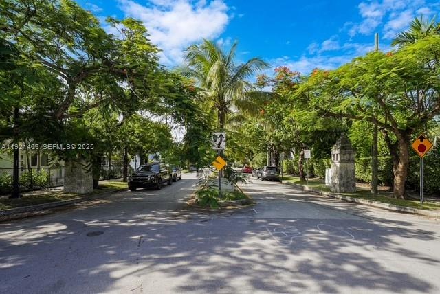 37 NE 44th St Miami, FL 33137