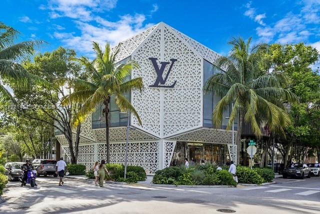 37 NE 44th St Miami, FL 33137