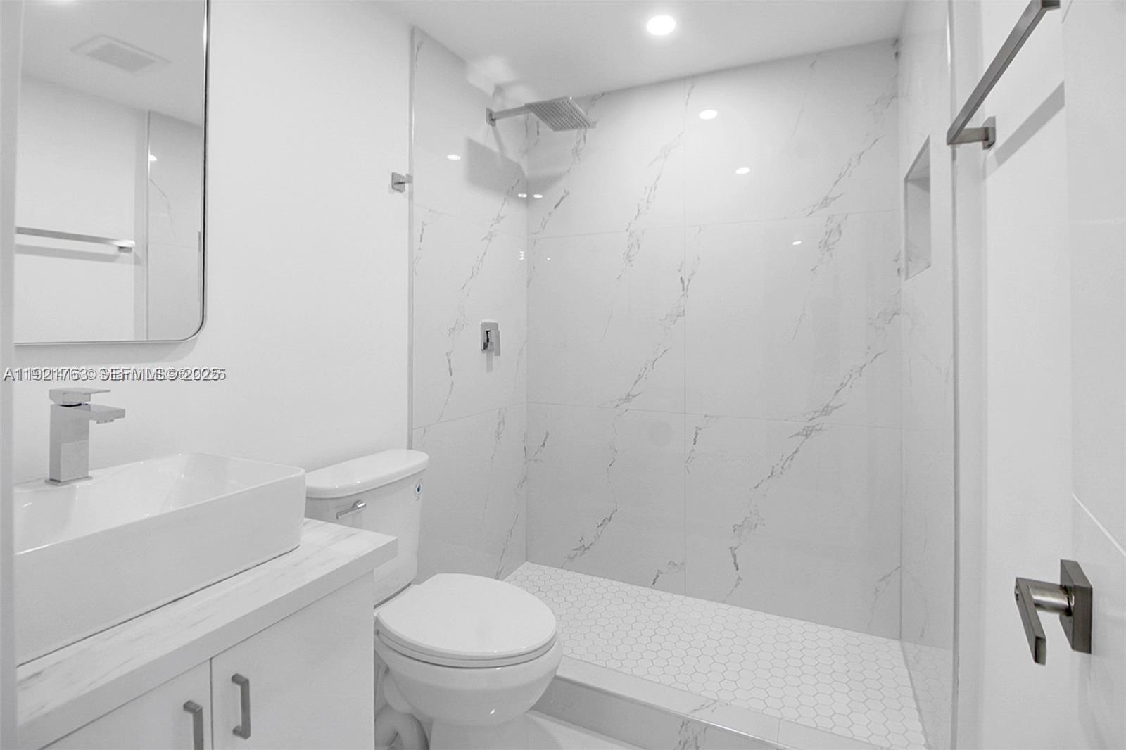 745 NW 140th St Miami, FL 33168