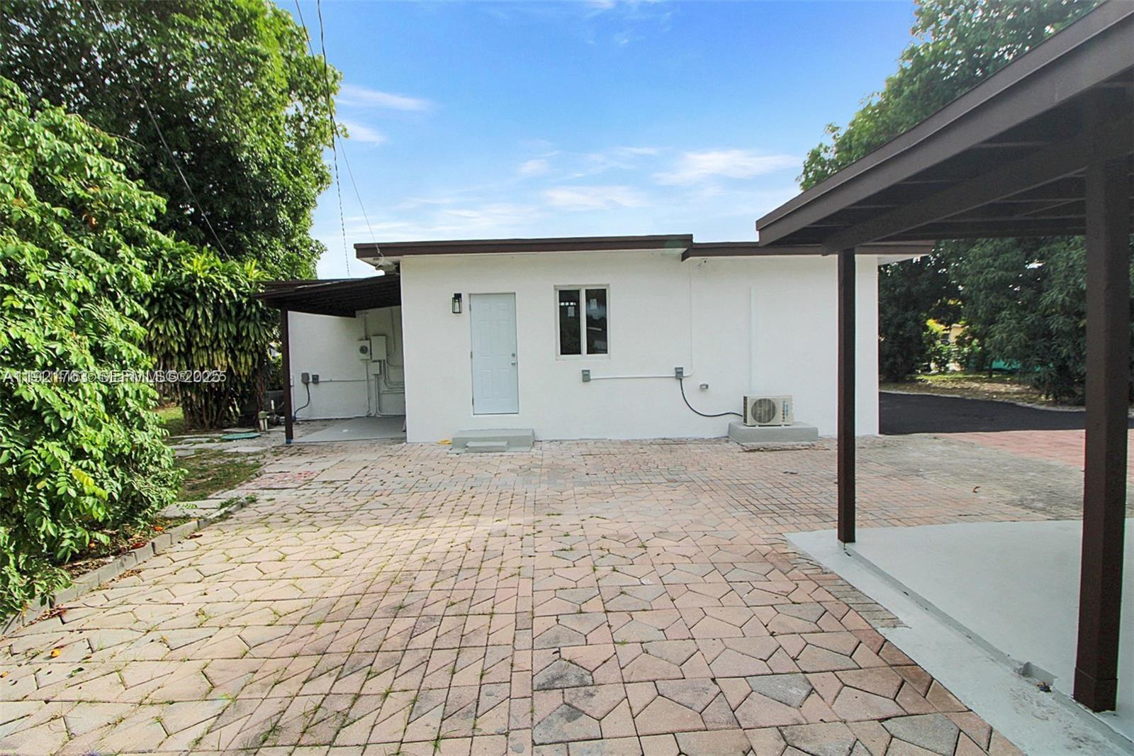 745 NW 140th St Miami, FL 33168