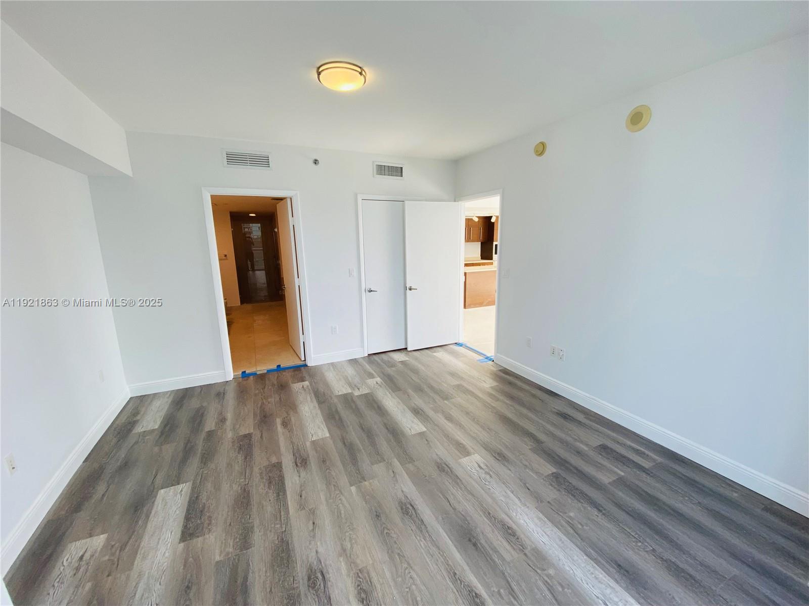 475 Brickell Ave #3715 Miami, FL 33131