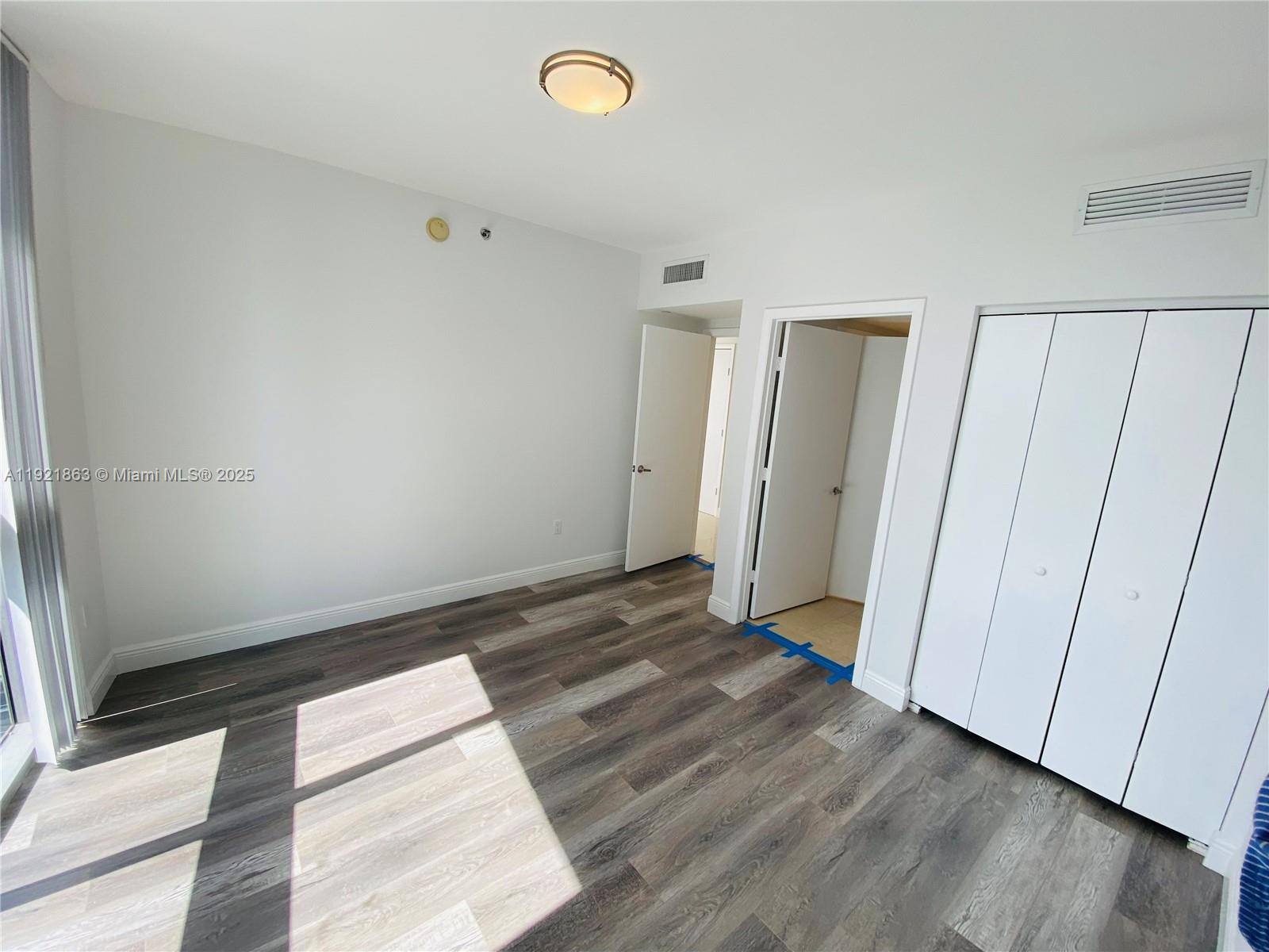 475 Brickell Ave #3715 Miami, FL 33131