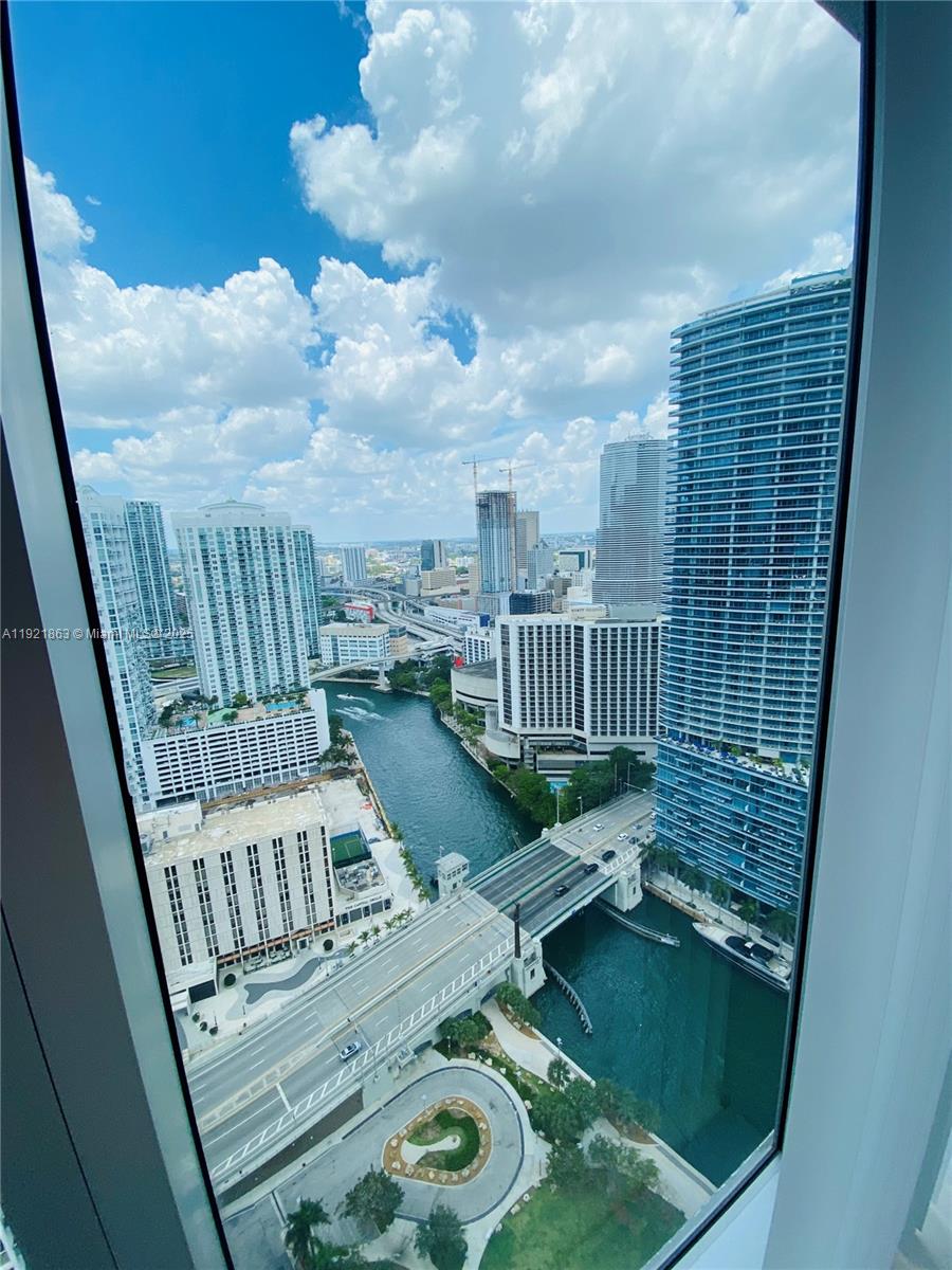 475 Brickell Ave #3715 Miami, FL 33131