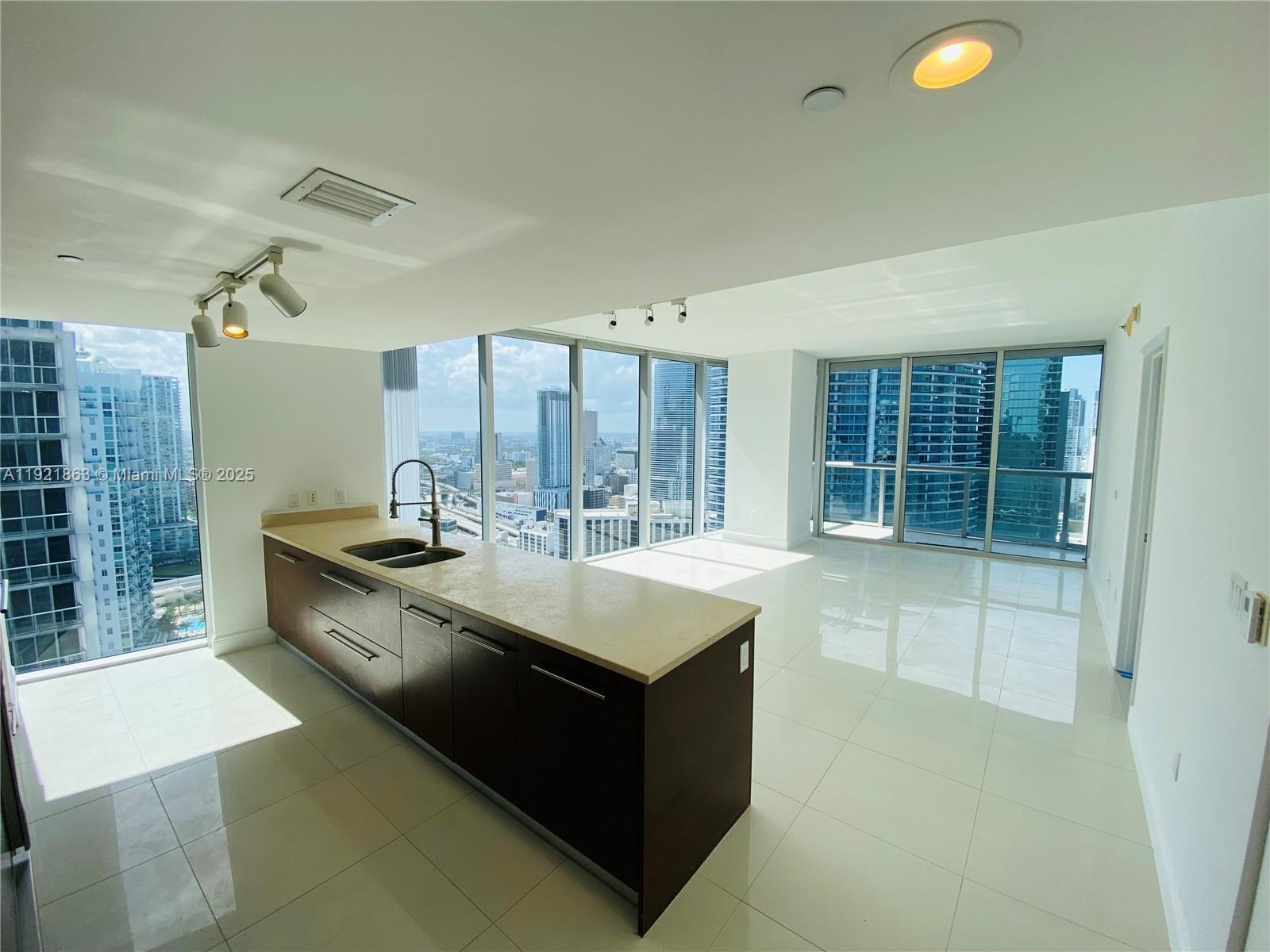 475 Brickell Ave #3715 Miami, FL 33131
