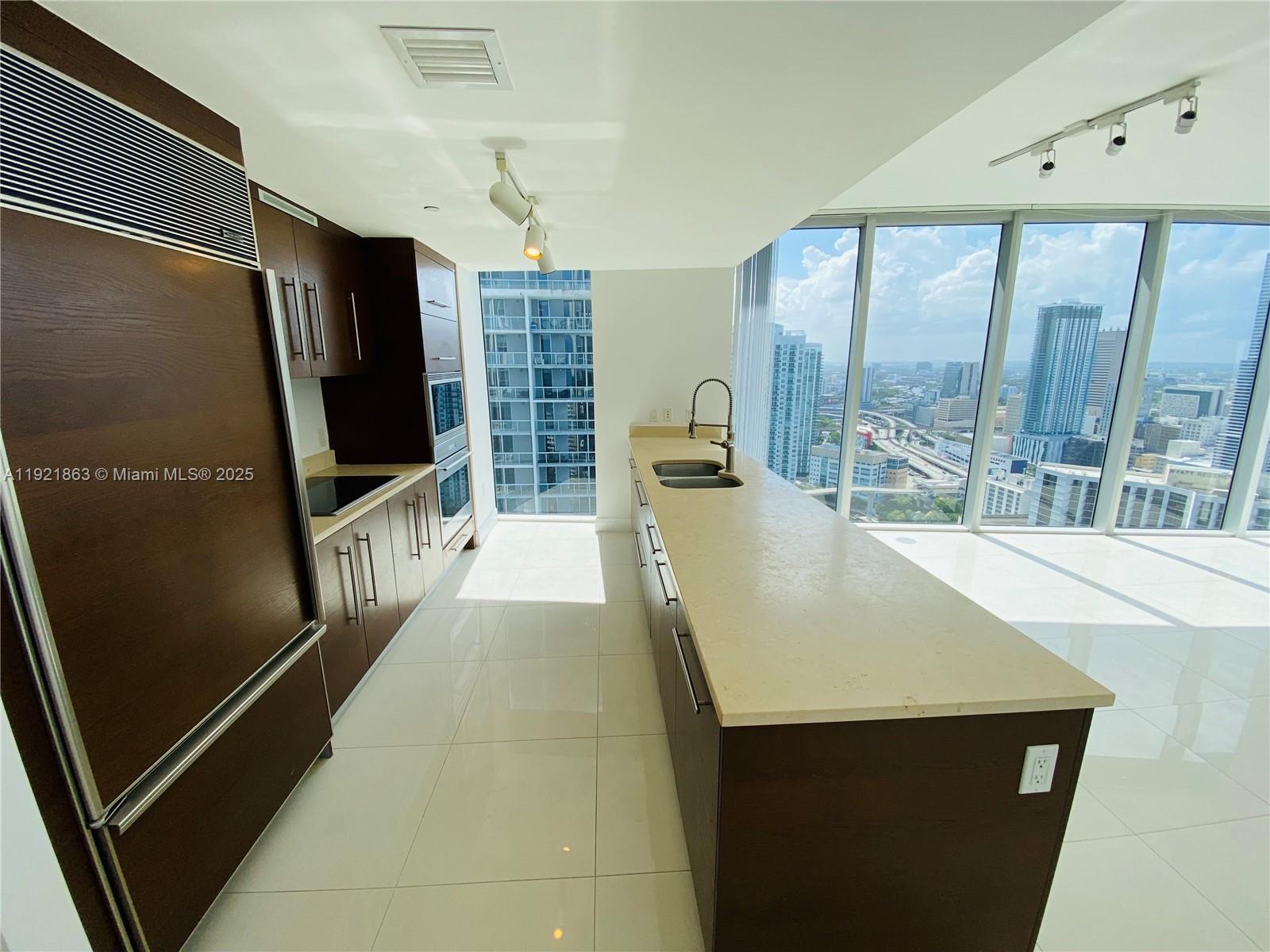475 Brickell Ave #3715 Miami, FL 33131