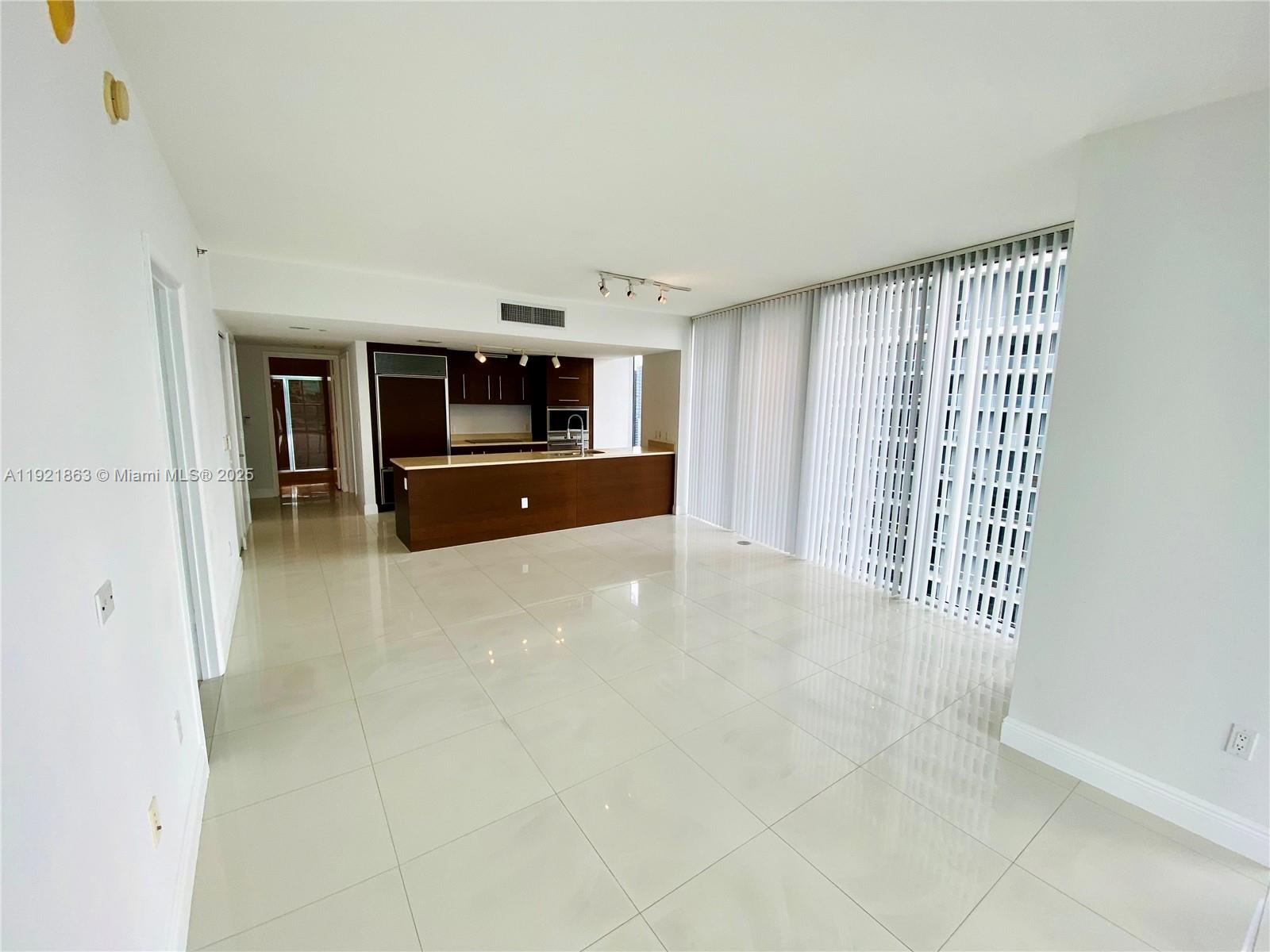 475 Brickell Ave #3715 Miami, FL 33131