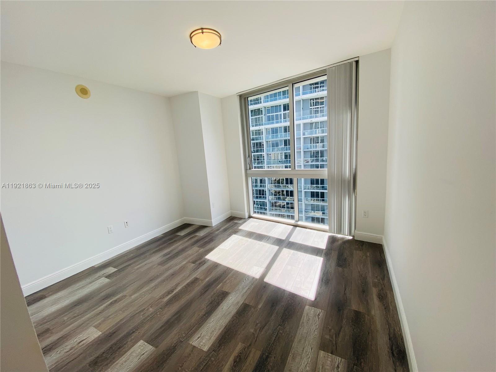 475 Brickell Ave #3715 Miami, FL 33131