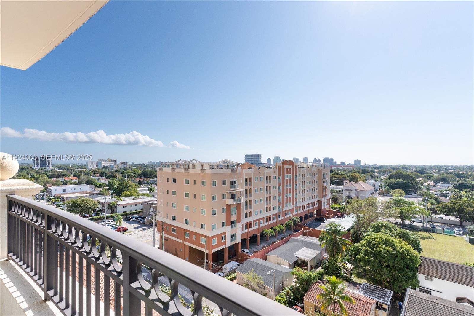 3232 SW 22nd St #905 Miami, FL 33145