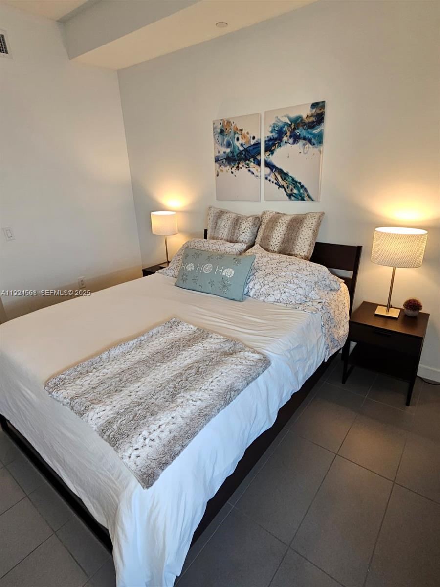 1600 NE 1st Ave #3701 Miami, FL 33132