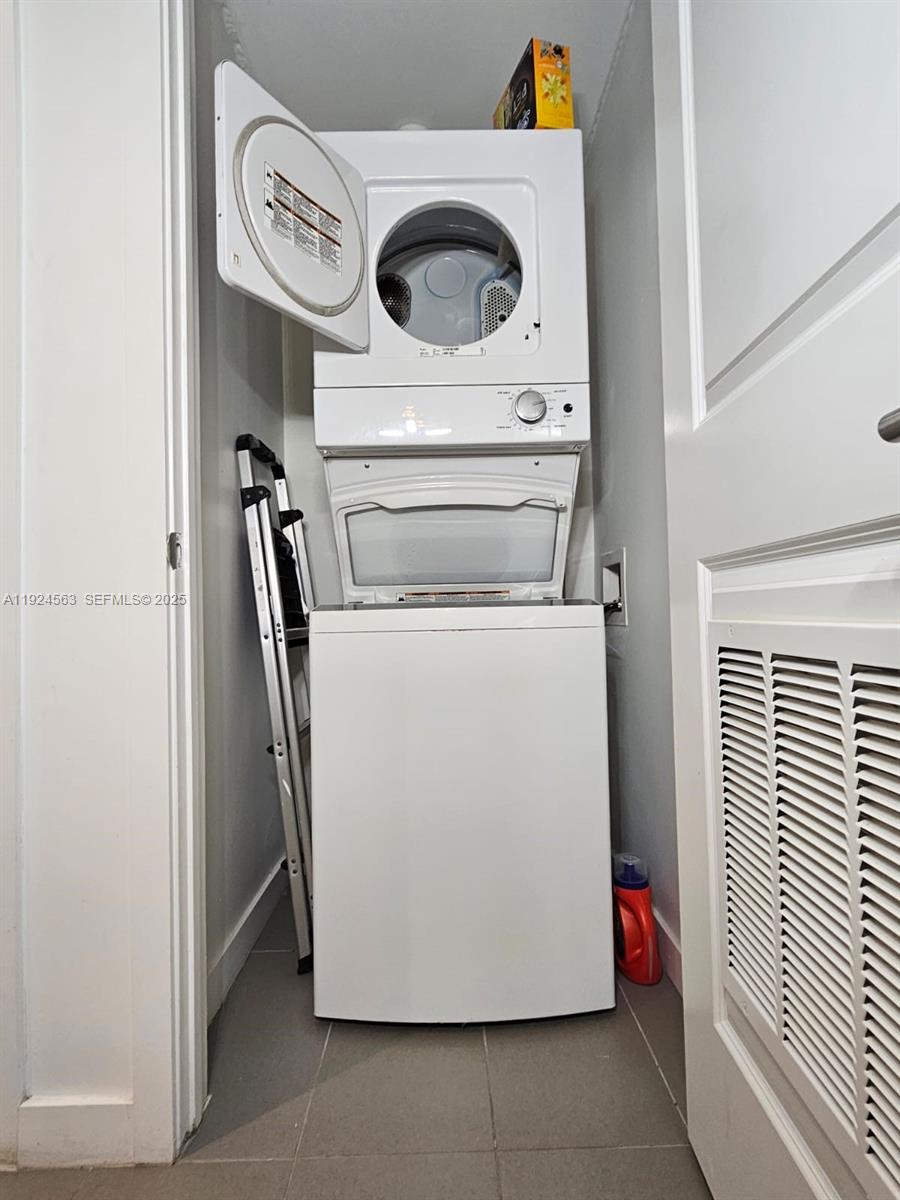 1600 NE 1st Ave #3701 Miami, FL 33132