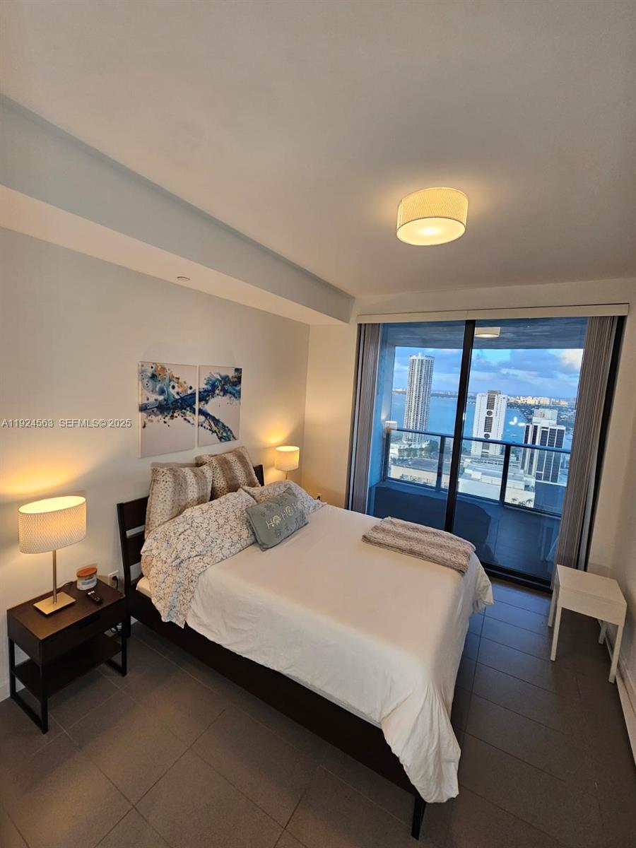 1600 NE 1st Ave #3701 Miami, FL 33132