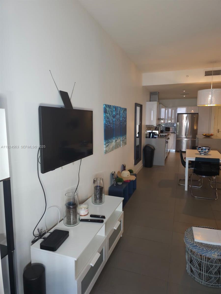 1600 NE 1st Ave #3701 Miami, FL 33132