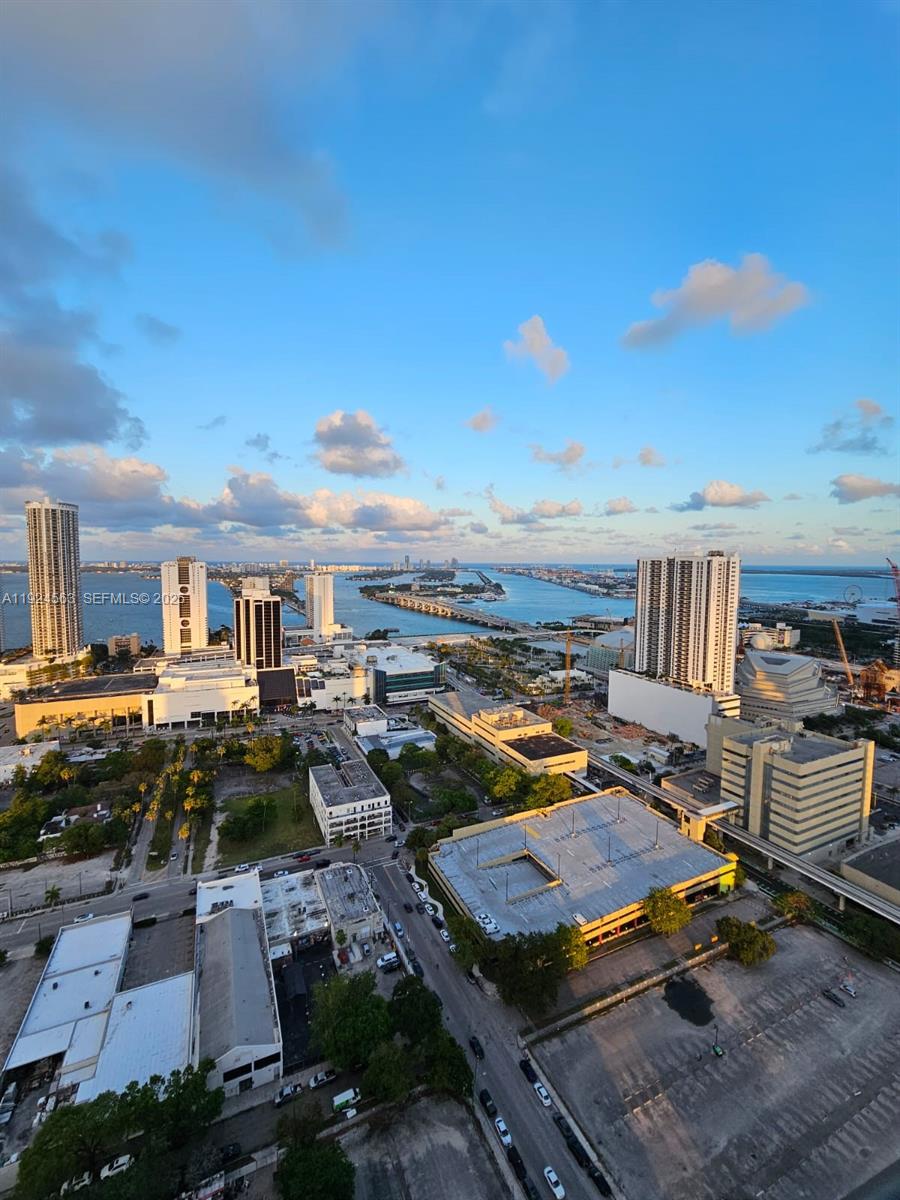 1600 NE 1st Ave #3701 Miami, FL 33132