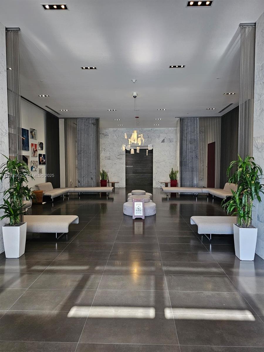 1600 NE 1st Ave #3701 Miami, FL 33132