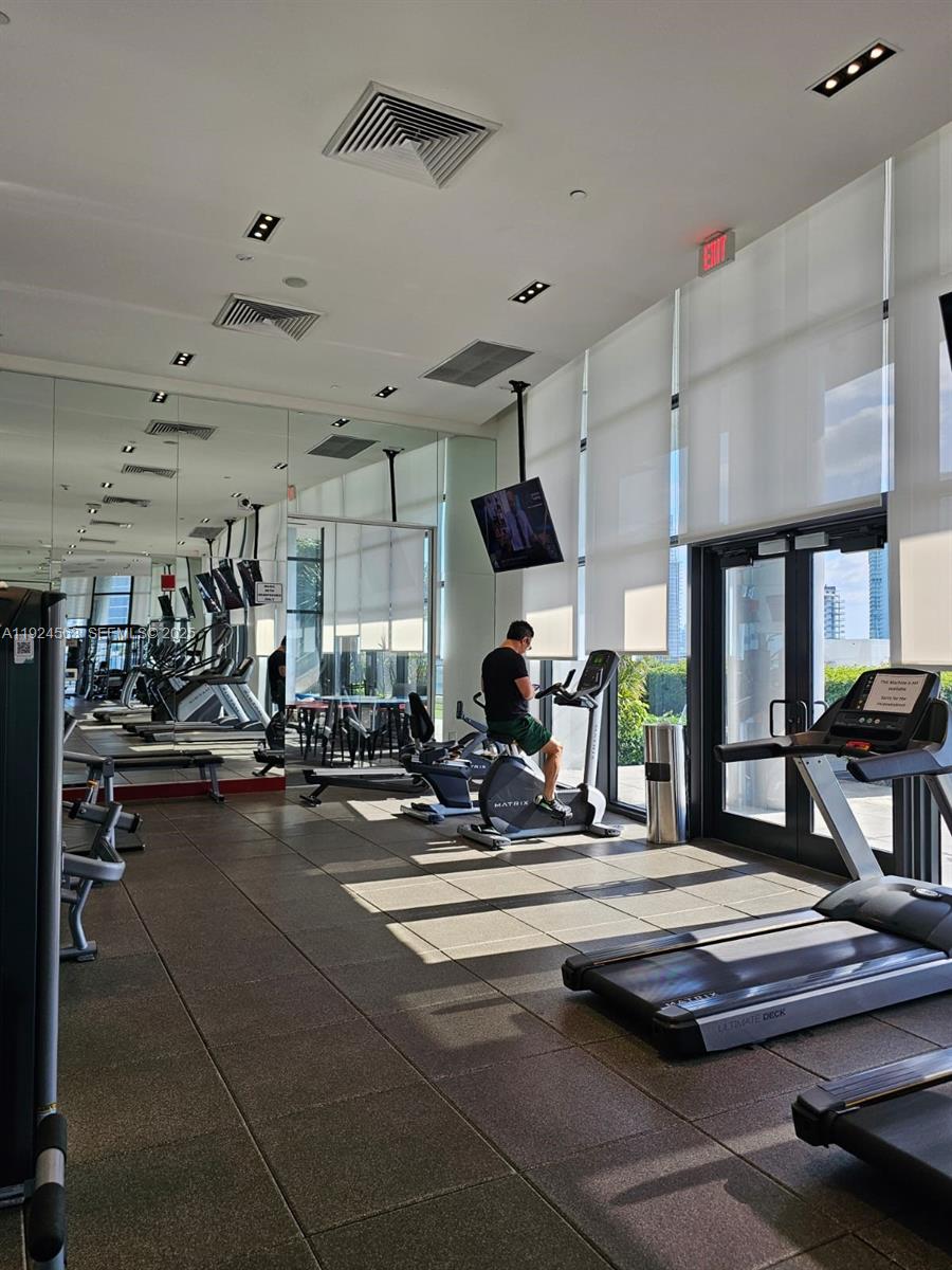 1600 NE 1st Ave #3701 Miami, FL 33132