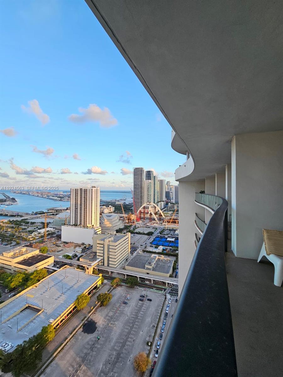 1600 NE 1st Ave #3701 Miami, FL 33132