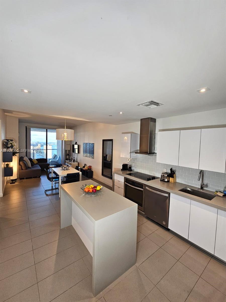 1600 NE 1st Ave #3701 Miami, FL 33132