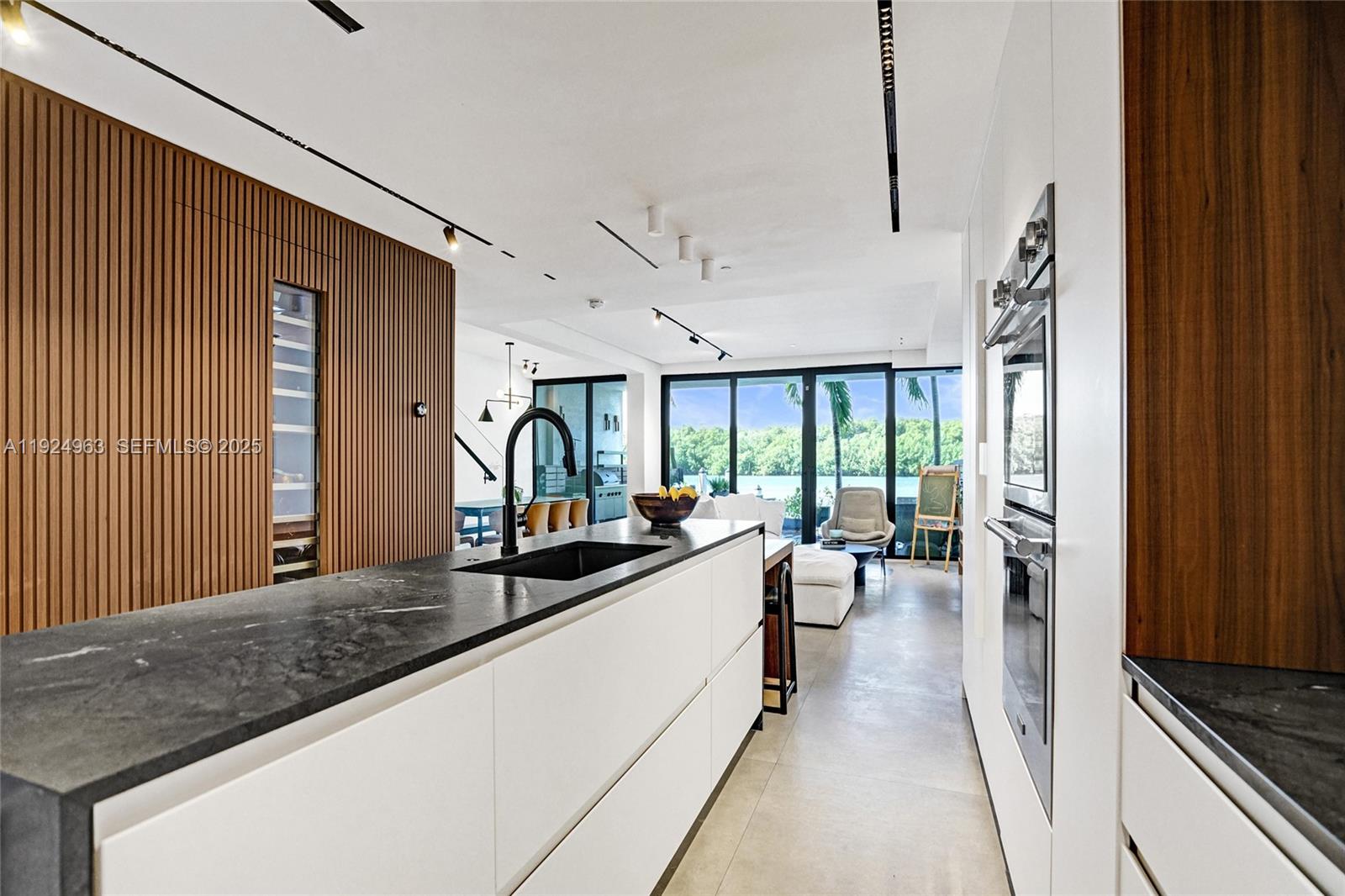 449 Poinciana Is Dr #1512