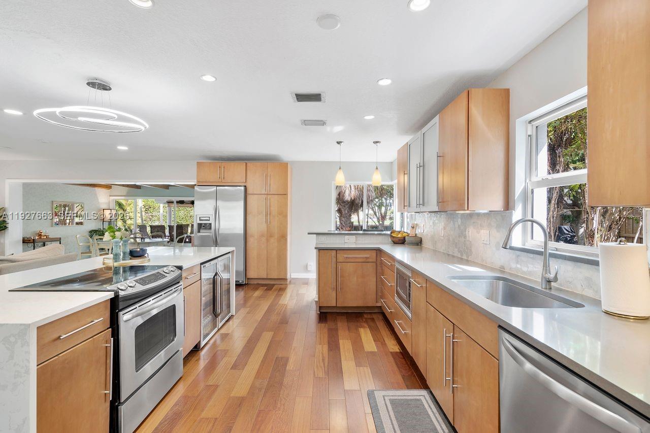 2837 NE 17th Ave Wilton Manors, FL 33334