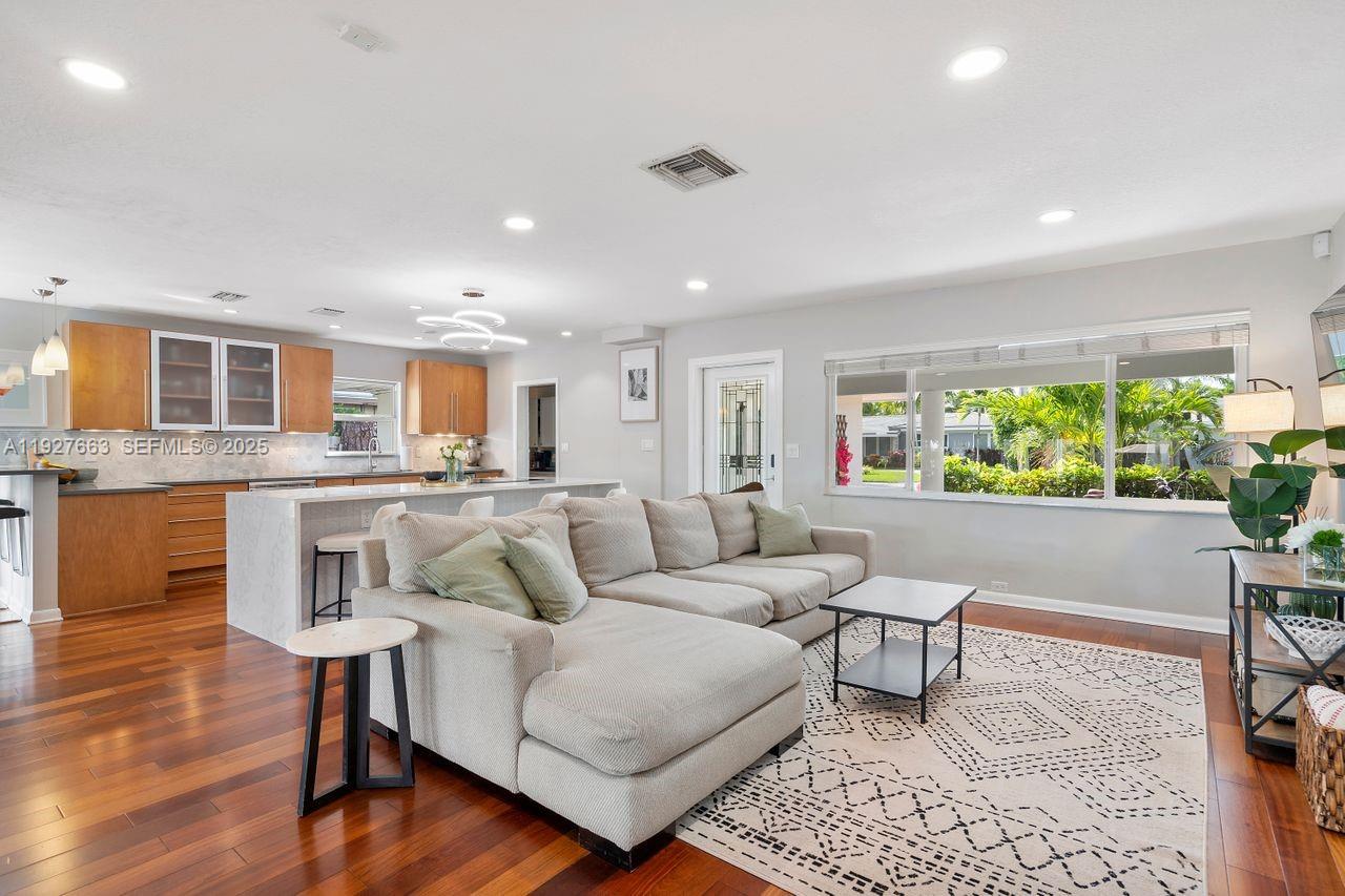 2837 NE 17th Ave Wilton Manors, FL 33334