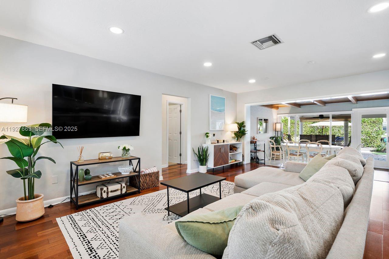 2837 NE 17th Ave Wilton Manors, FL 33334