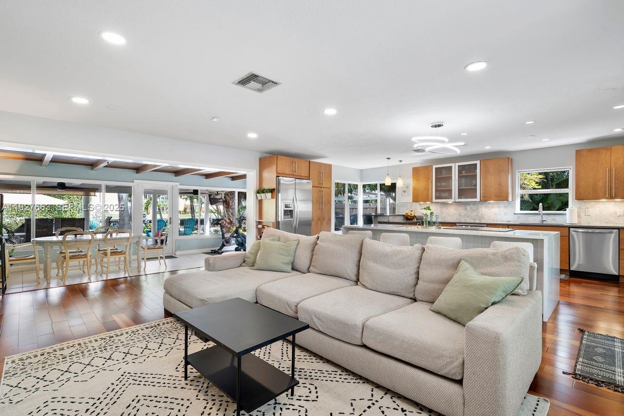 2837 NE 17th Ave Wilton Manors, FL 33334