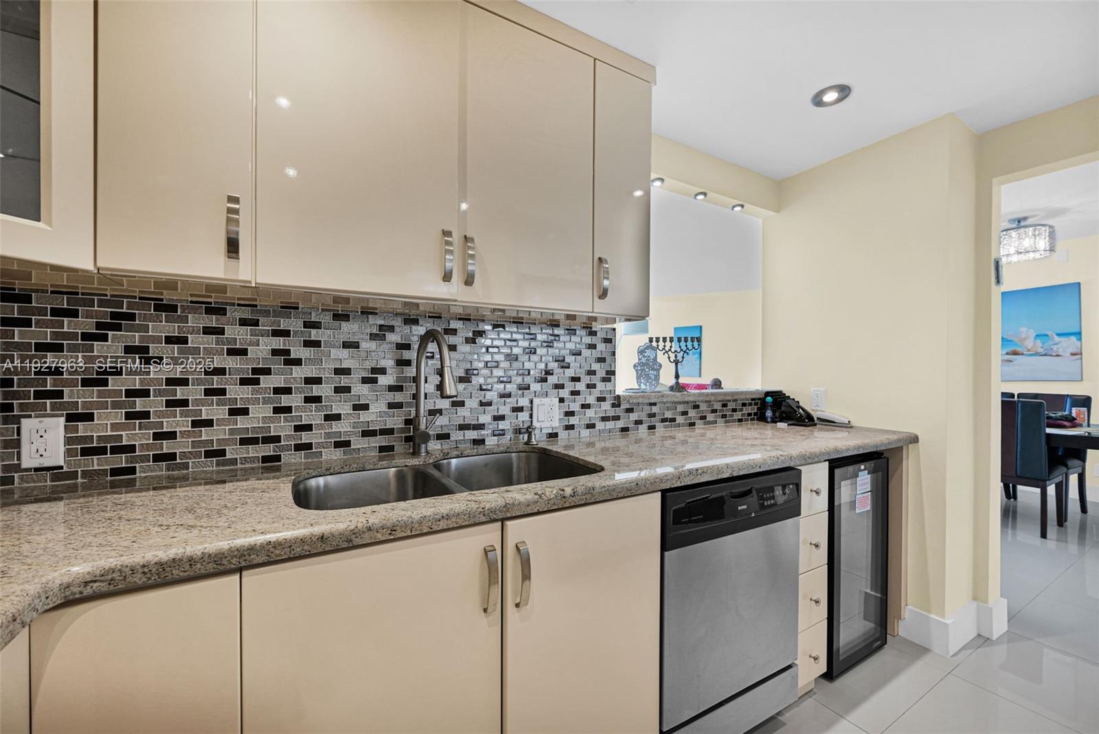 100 Bayview Dr #606 Sunny Isles Beach, FL 33160