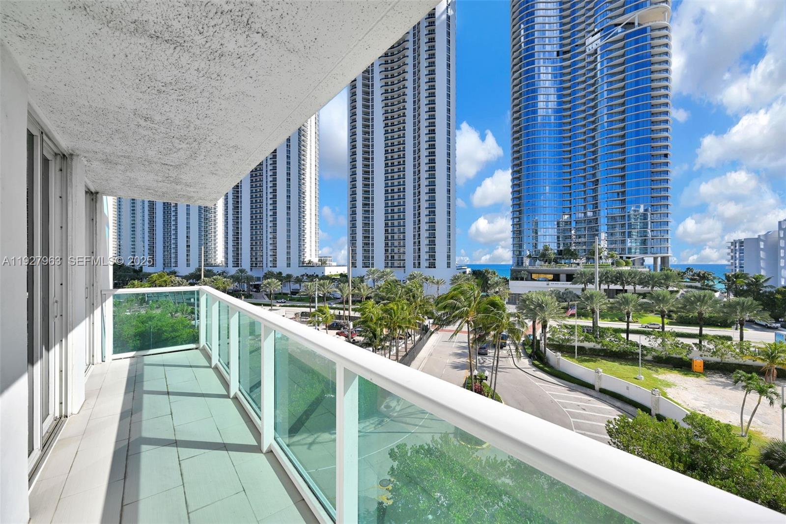 100 Bayview Dr #606 Sunny Isles Beach, FL 33160