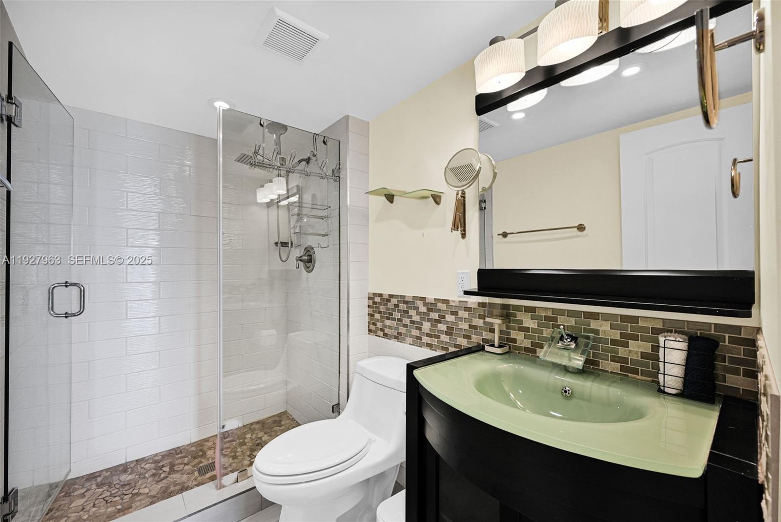 100 Bayview Dr #606 Sunny Isles Beach, FL 33160