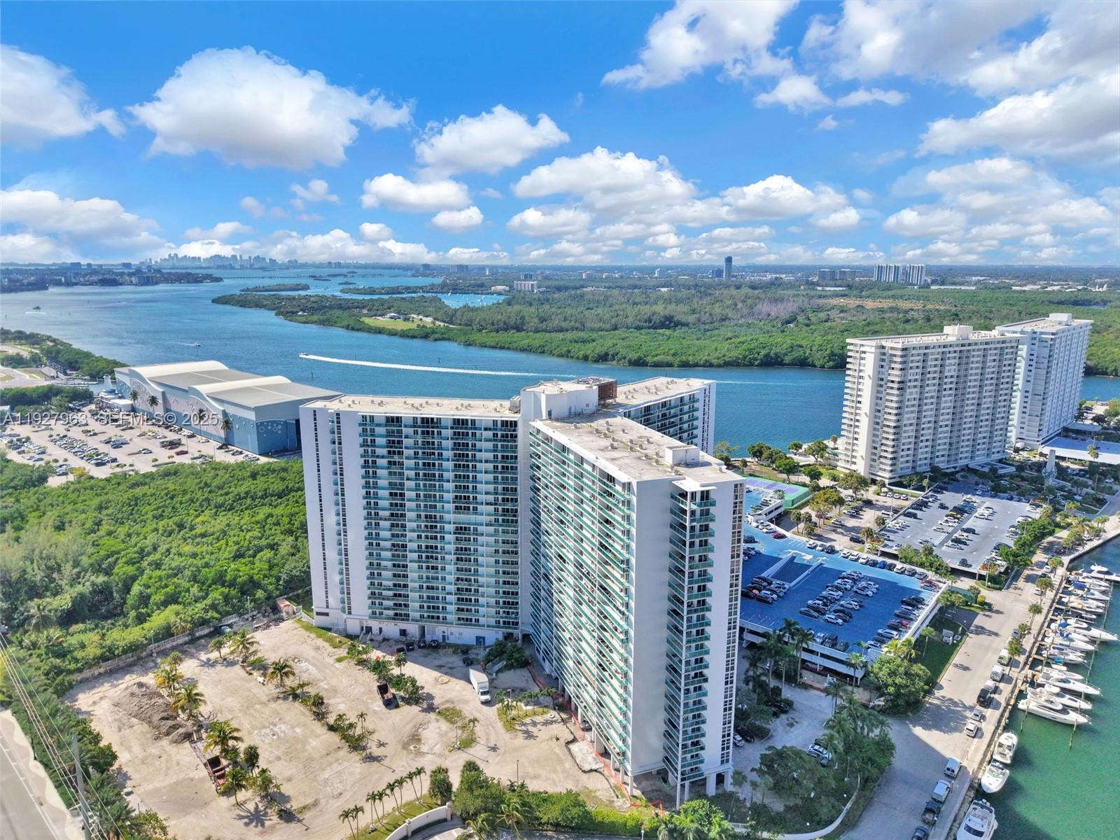 100 Bayview Dr #606 Sunny Isles Beach, FL 33160