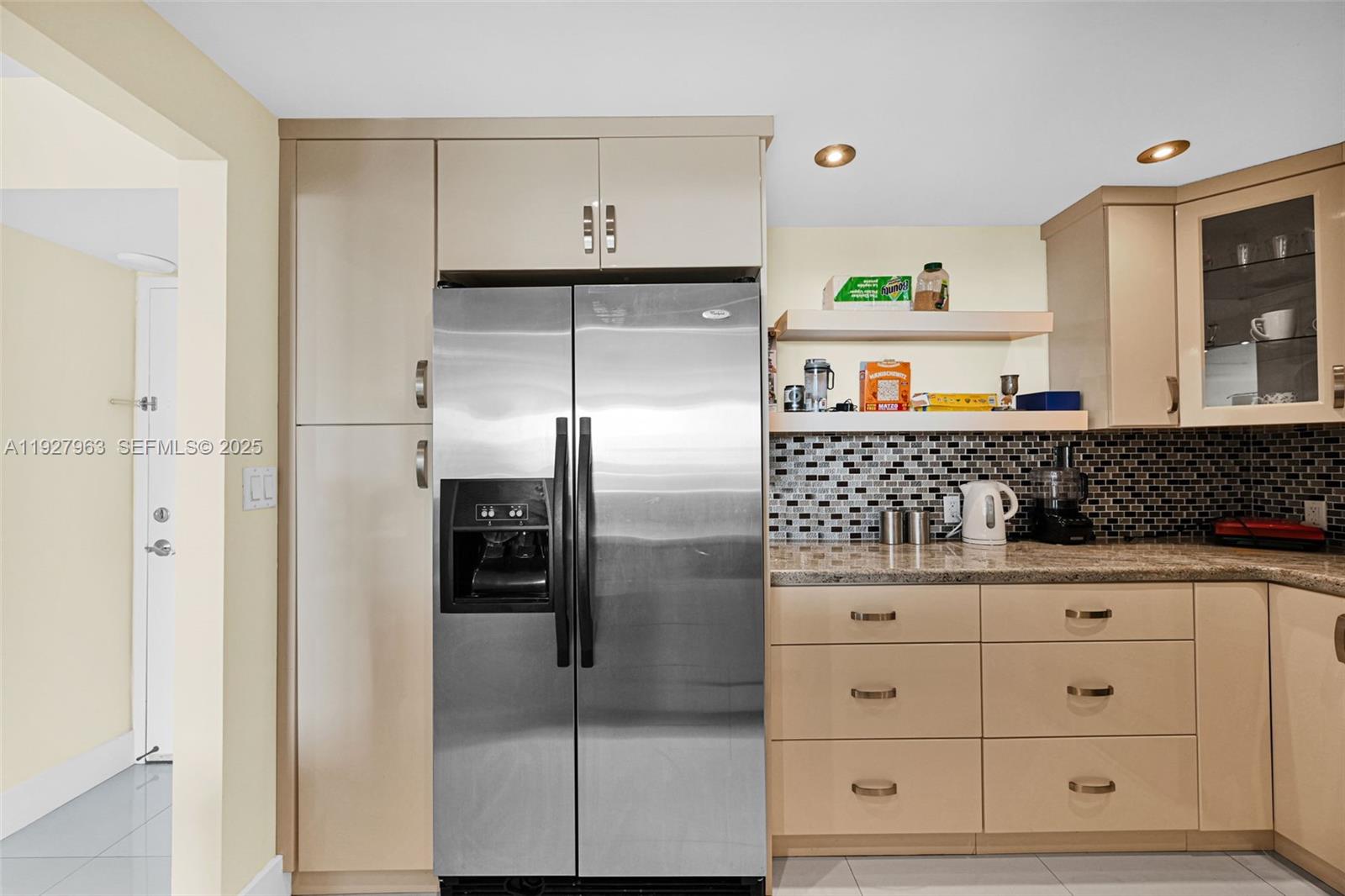 100 Bayview Dr #606 Sunny Isles Beach, FL 33160