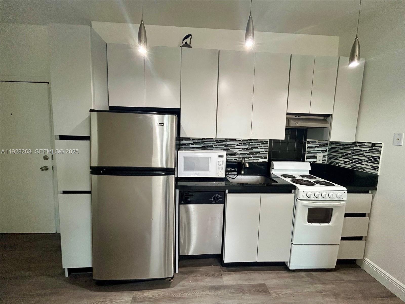 1244 Pennsylvania Ave #305 Miami Beach, FL 33139