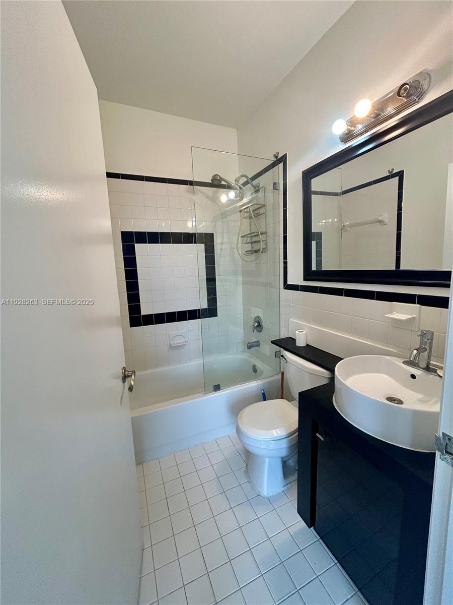 1244 Pennsylvania Ave #305 Miami Beach, FL 33139