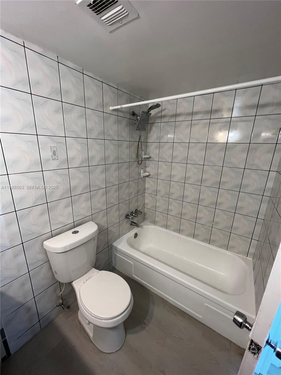 1865 79th St Cswy #12I North Bay Village, FL 33141