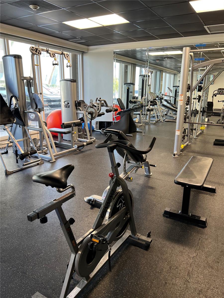 1865 79th St Cswy #12I North Bay Village, FL 33141