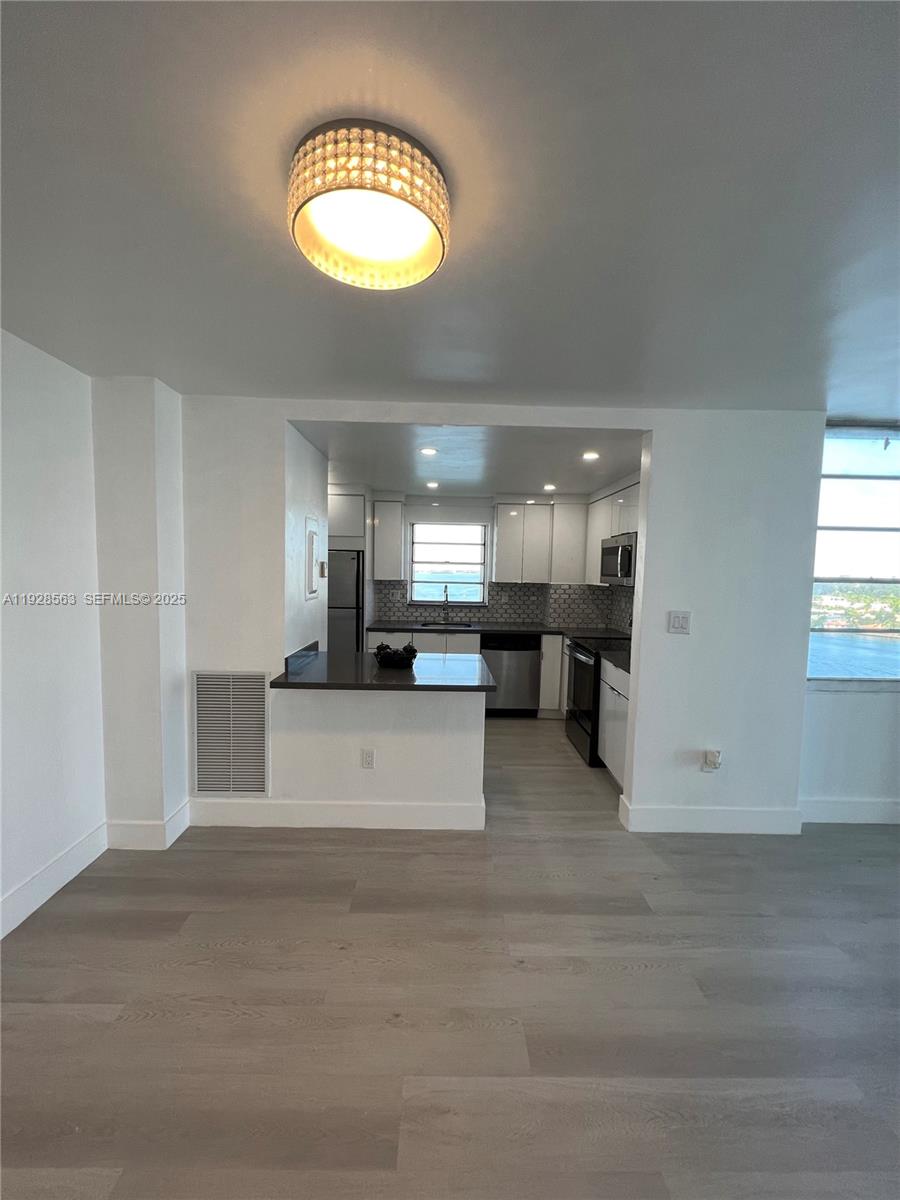 1865 79th St Cswy #12I North Bay Village, FL 33141