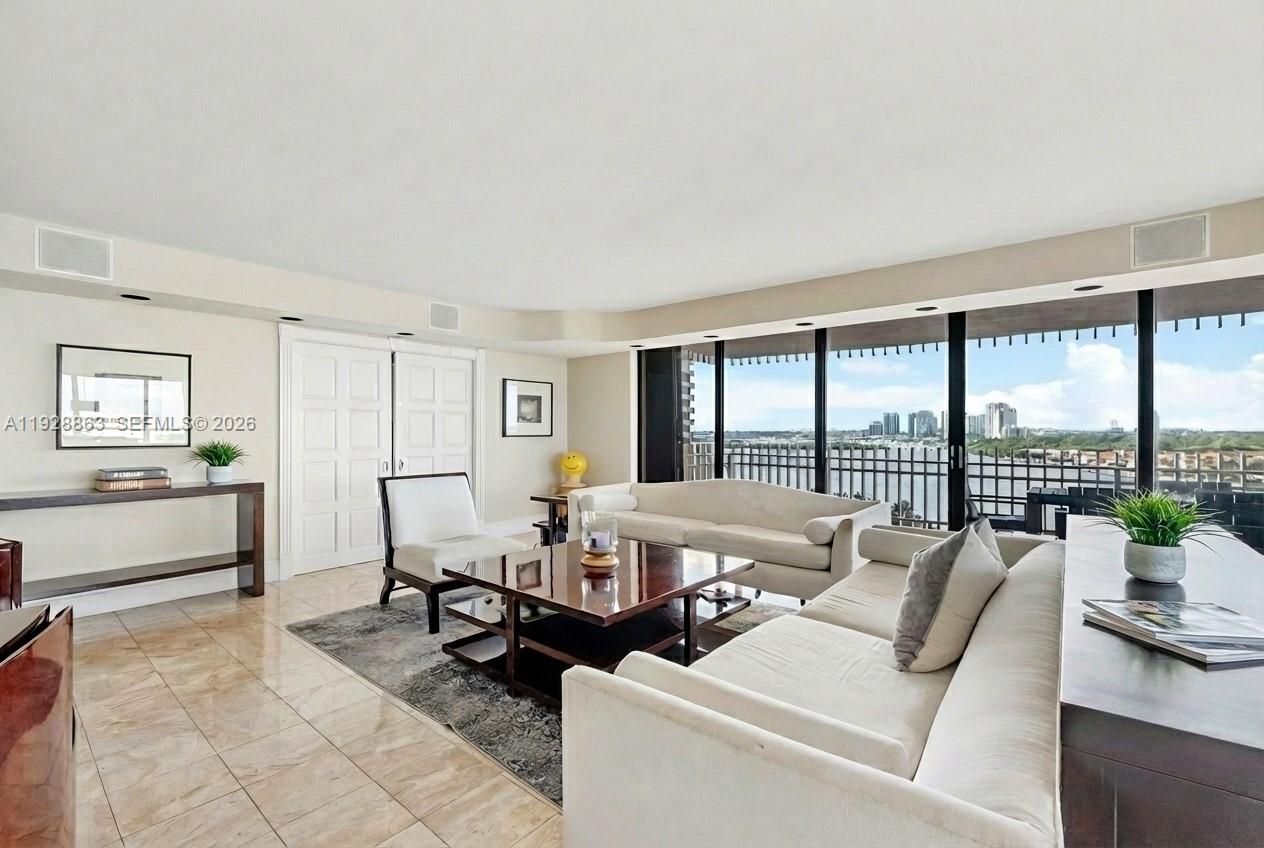 2 Grove Isle Dr #B1110