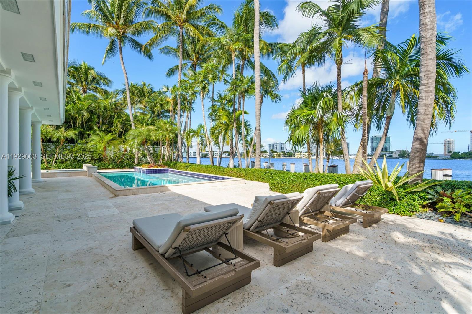 84 La Gorce Cir Miami Beach, FL 33141