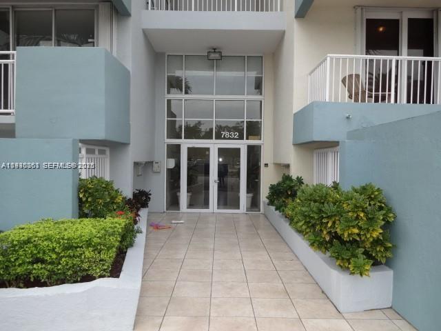 7832 Collins Ave #403 Miami Beach, FL 33141