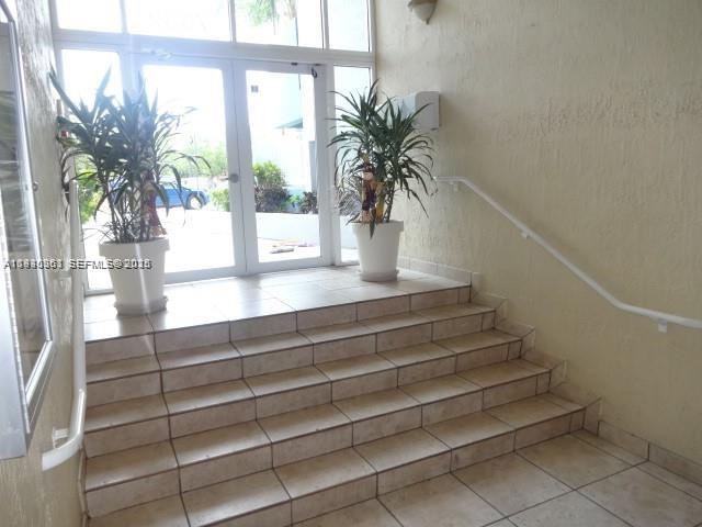 7832 Collins Ave #403 Miami Beach, FL 33141