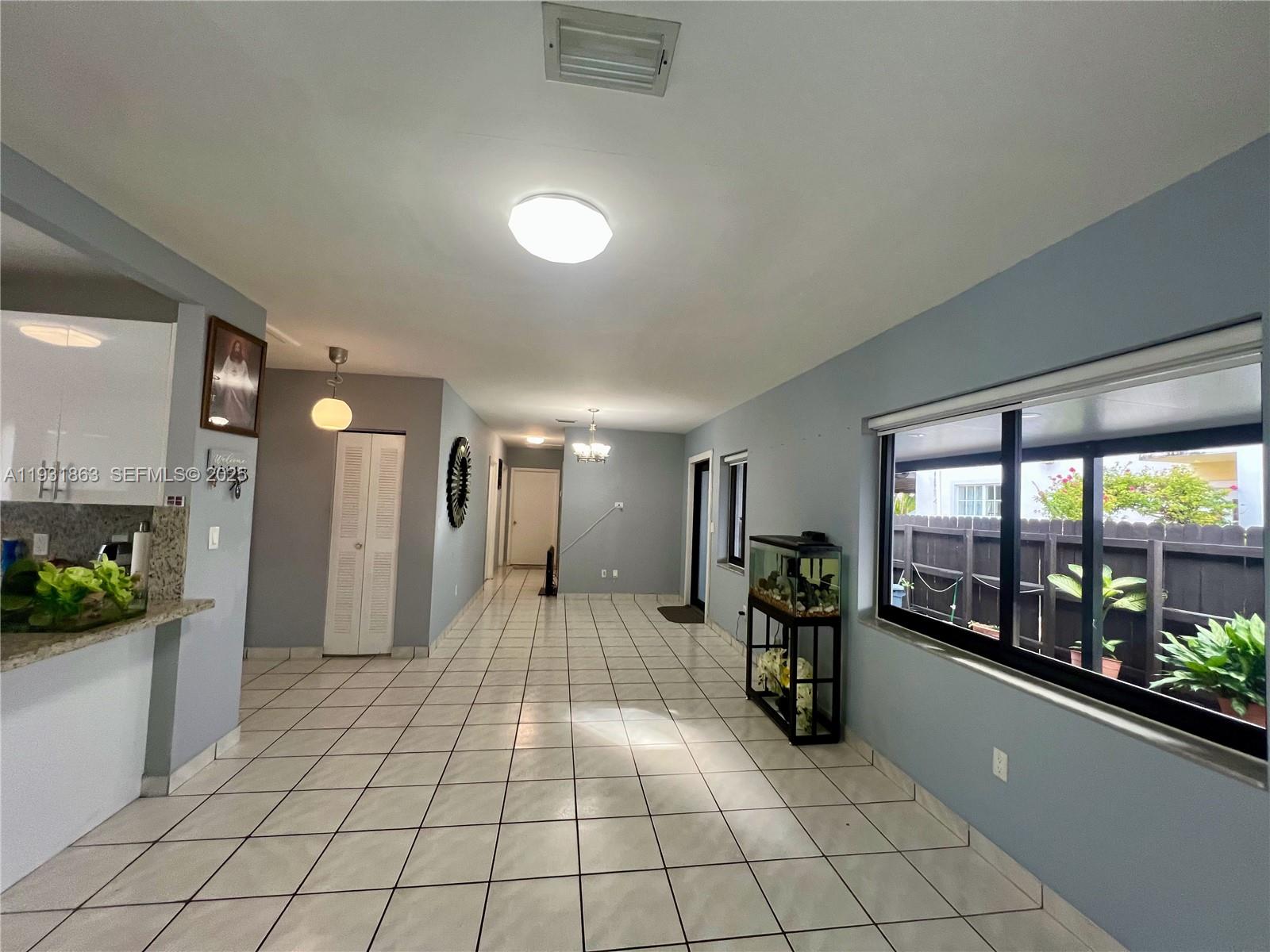 3297 - 3299 SW 26th St Miami, FL 33133