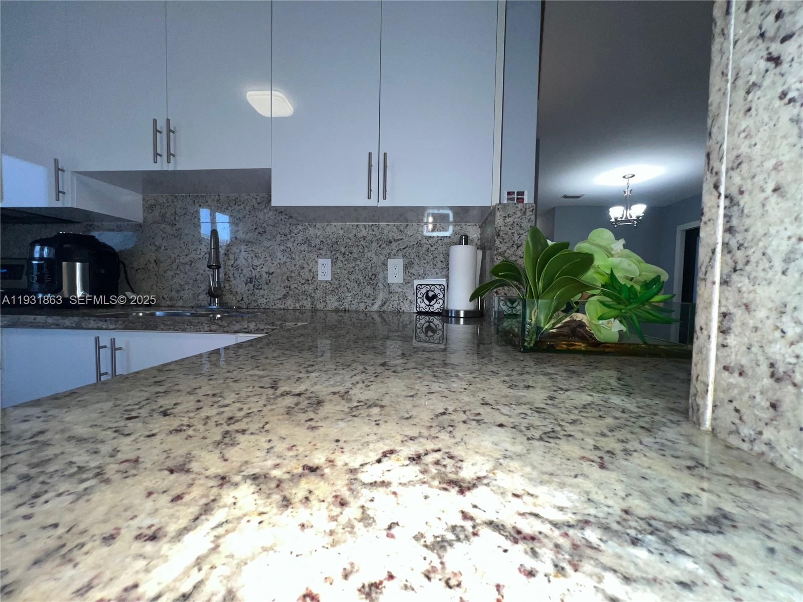 3297 - 3299 SW 26th St Miami, FL 33133