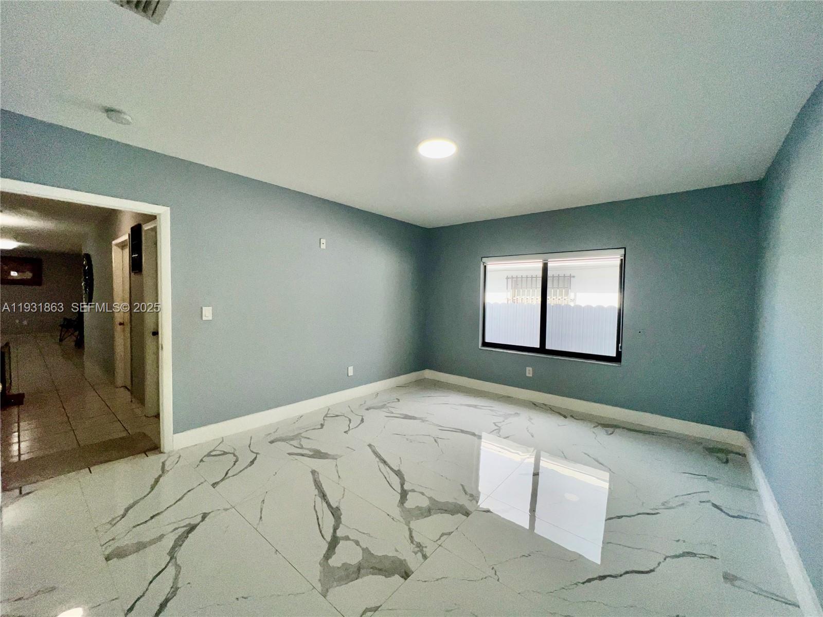 3297 - 3299 SW 26th St Miami, FL 33133