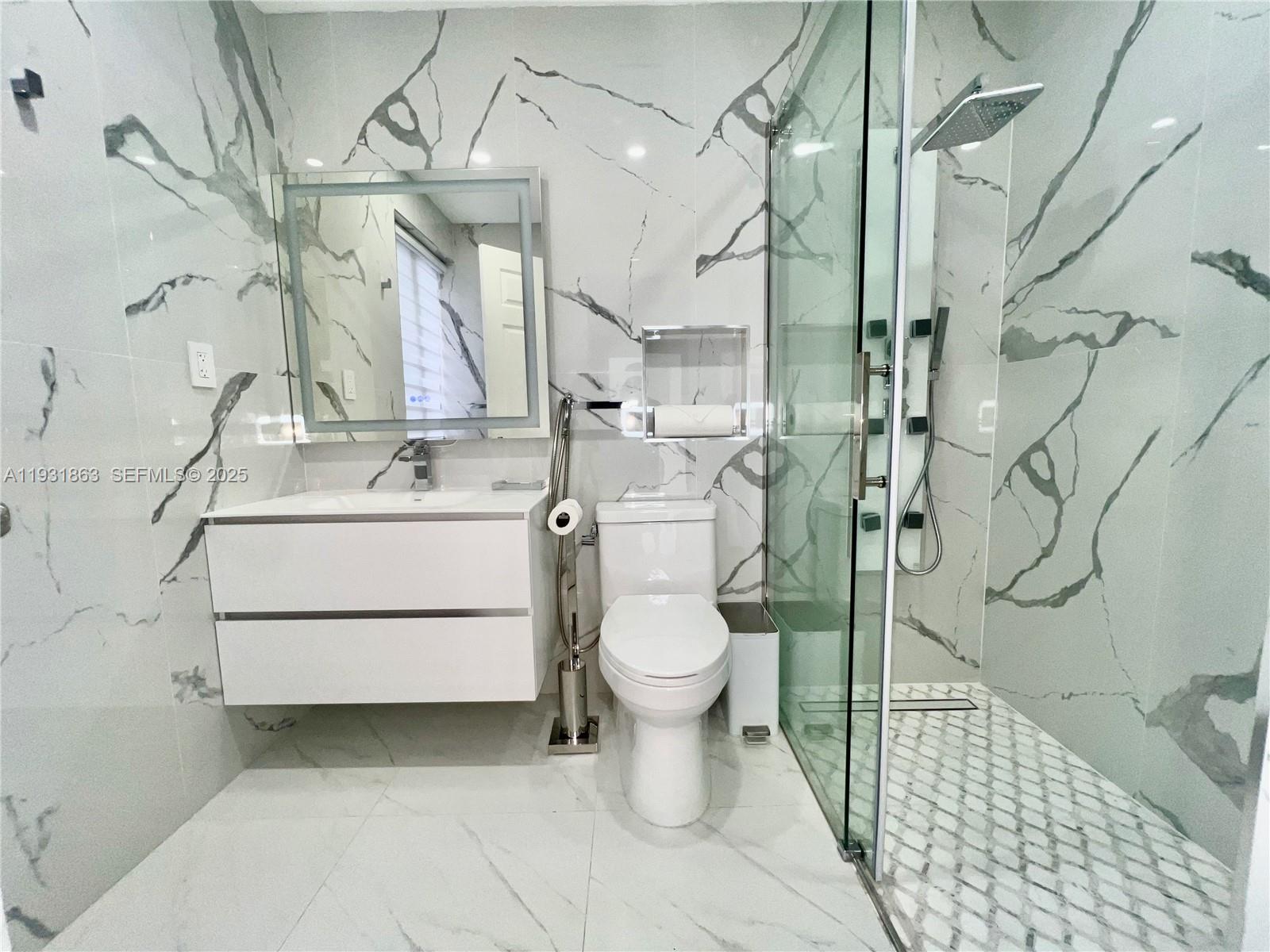 3297 - 3299 SW 26th St Miami, FL 33133