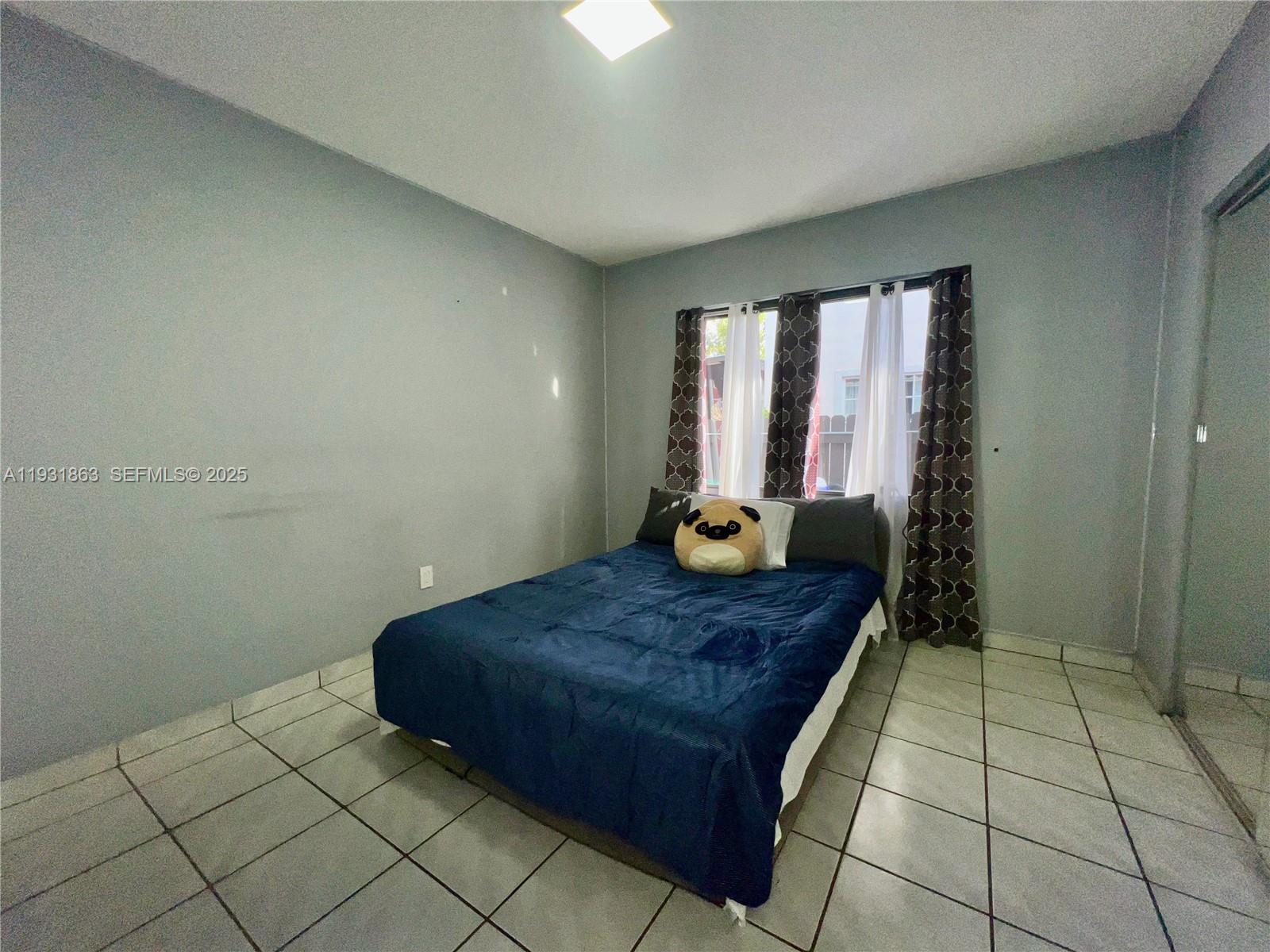 3297 - 3299 SW 26th St Miami, FL 33133