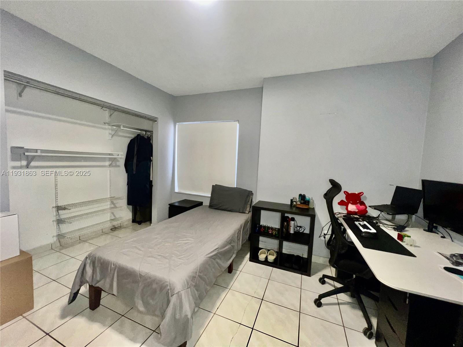 3297 - 3299 SW 26th St Miami, FL 33133