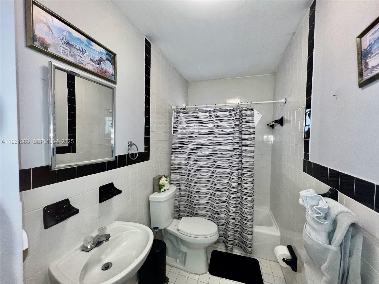 3297 - 3299 SW 26th St Miami, FL 33133