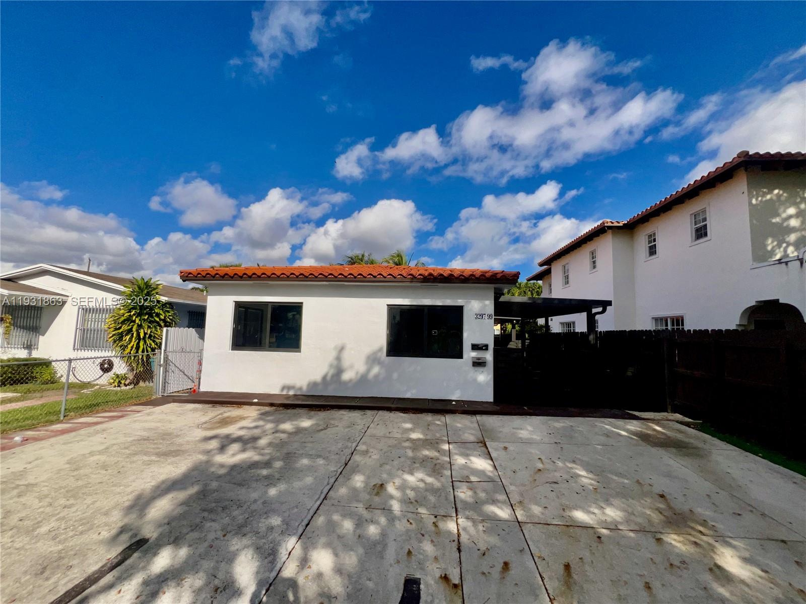 3297 - 3299 SW 26th St Miami, FL 33133